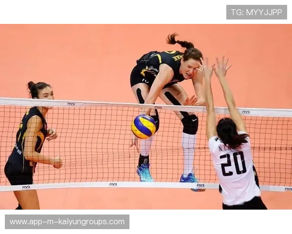 斯洛特赢球不被认可，VAR裁判判罚惹热议，斯洛特耶斯发球