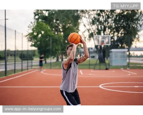 职业篮球运动员在长距离移动中的投篮平衡控制技术（110 ）